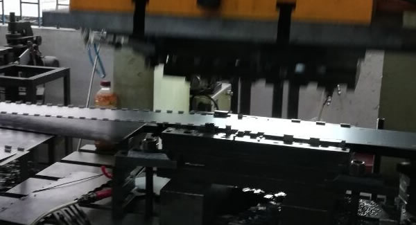客戶滿意，長合頁，屏風(fēng)合頁，重型合頁等東莞合頁，東莞鉸鏈訂單增多